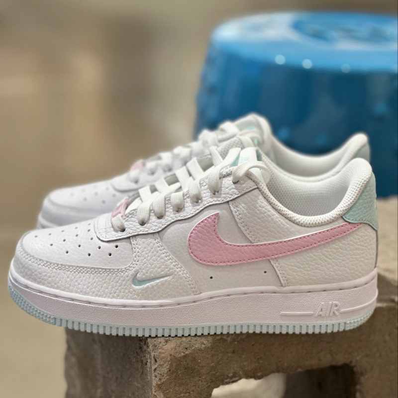 NIKE/耐克【商场同款】AIR FORCE 1百搭板鞋男女白粉色IH0640161