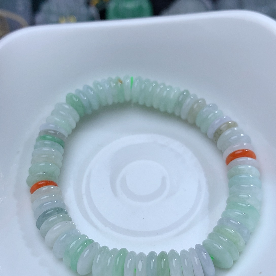 翡翠挂件未镶嵌2090。