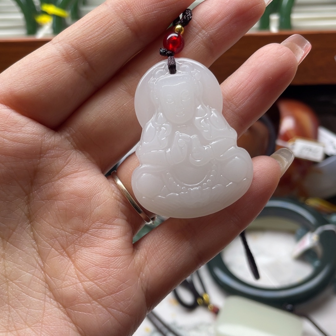 石英岩玉未镶嵌颈饰