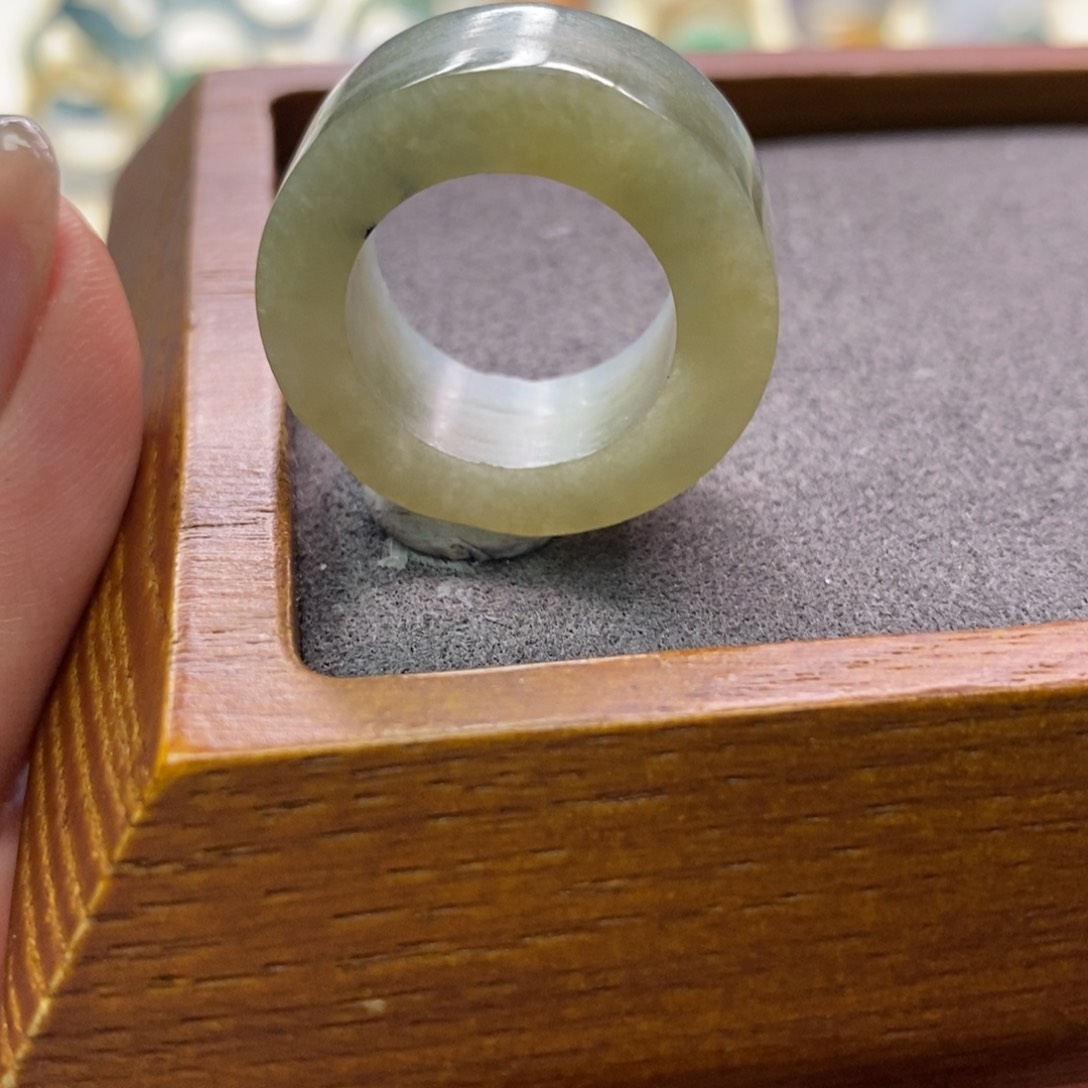 定制翡翠未镶嵌戒指