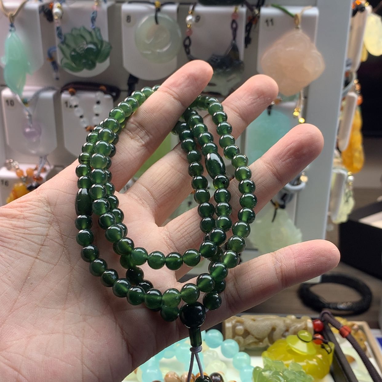 【闪购商品】蛇纹石玉颈饰未镶嵌