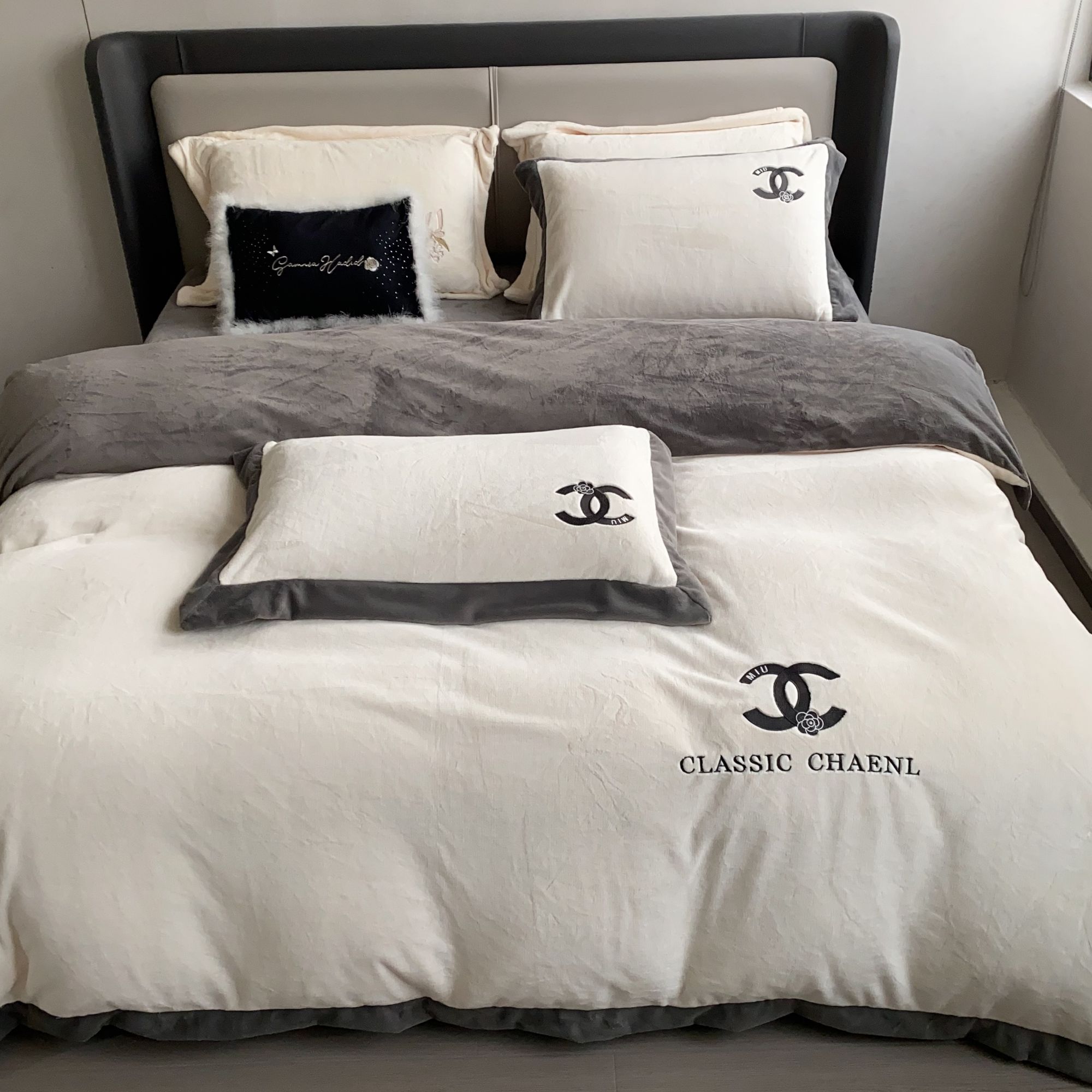 丽家平！丽绵绒！芙蔓小香 甜心贵族范可肉肉牛奶绒四件套裸睡床品