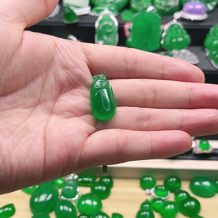 翡翠未镶嵌手链挂件