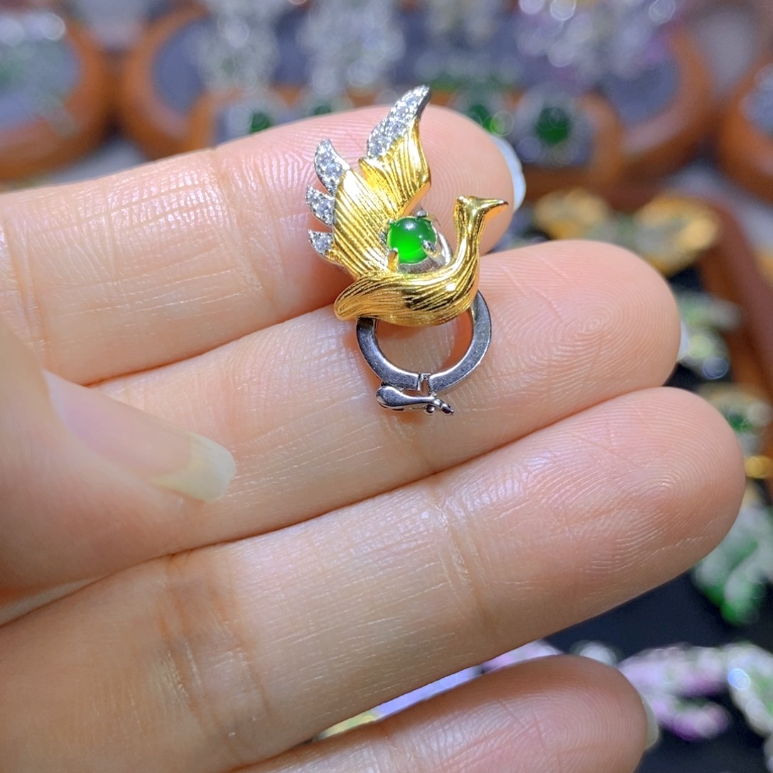 翡翠颈饰银S925镶嵌易*天然翡翠