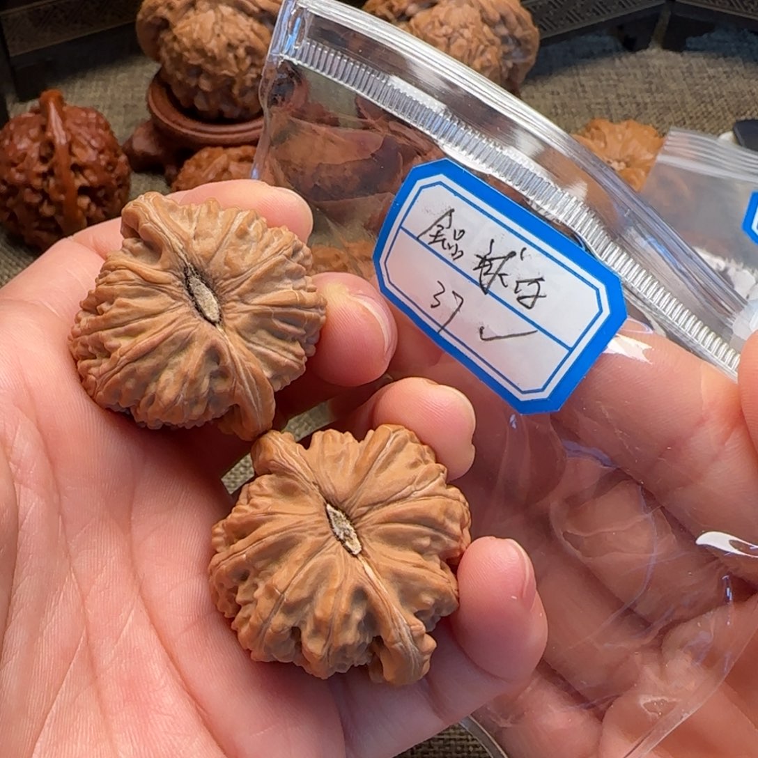 文玩核桃把件秋白