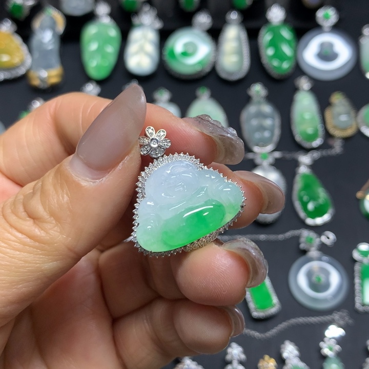 【闪购商品】翡翠颈饰18K金镶嵌吊坠