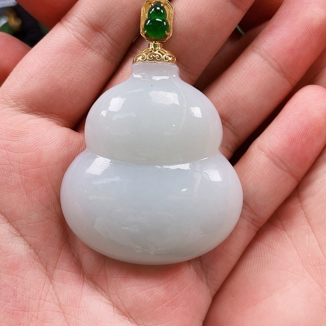 吊坠(赠链)18K金镶嵌和田玉