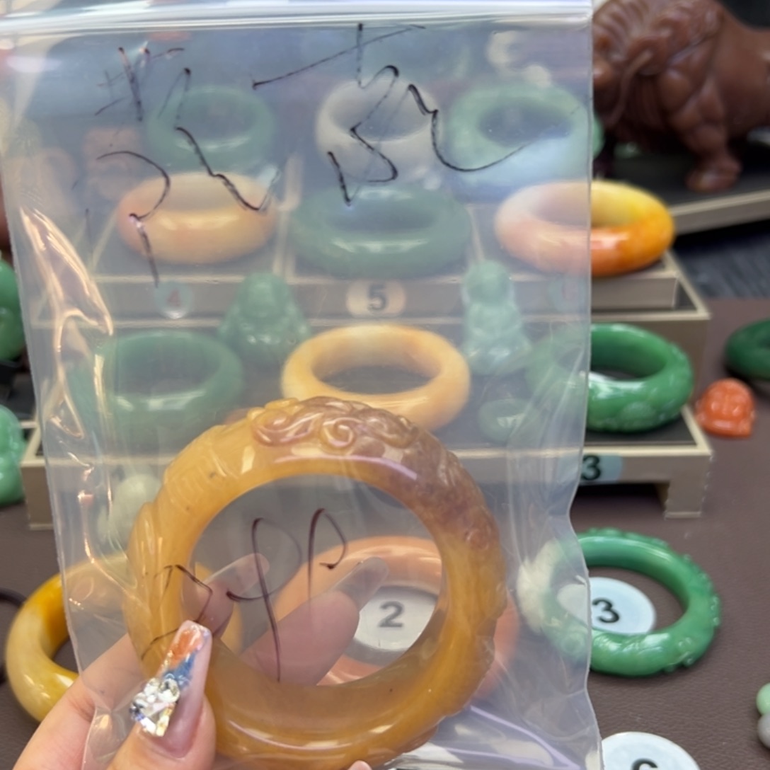 未镶嵌手镯石英岩玉萨*