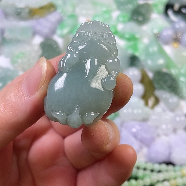 愿***再翡翠未镶嵌颈饰皮休