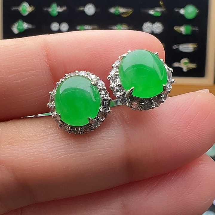 翡翠18K金镶嵌颈饰耳钉