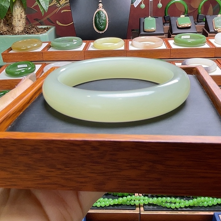 和田玉手镯56.1未镶嵌