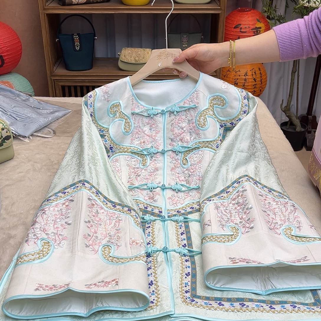 刺绣太太服四季款