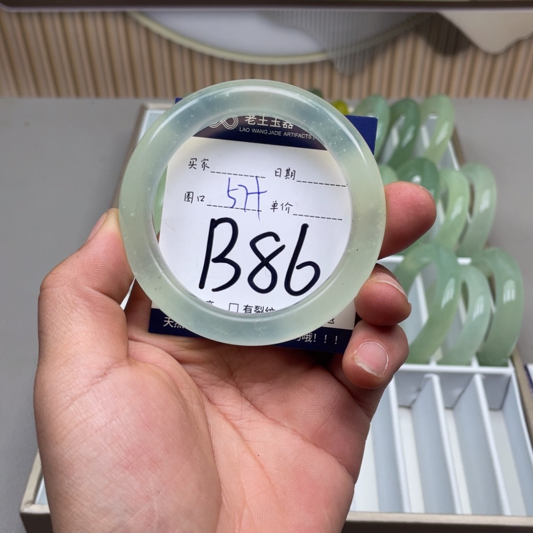 岫玉手镯手镯未镶嵌