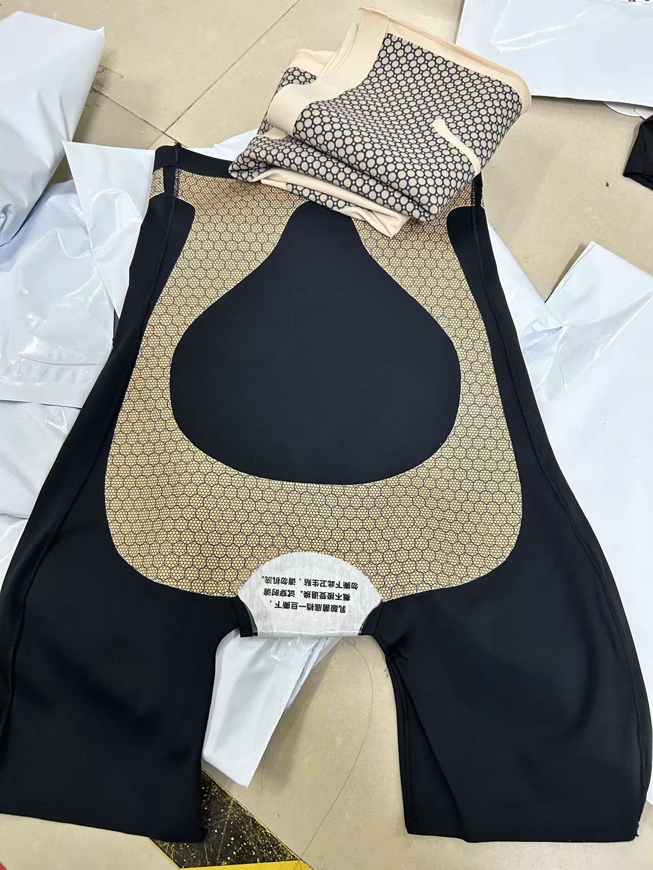 黑金收腹短裤 肉肉原地消失