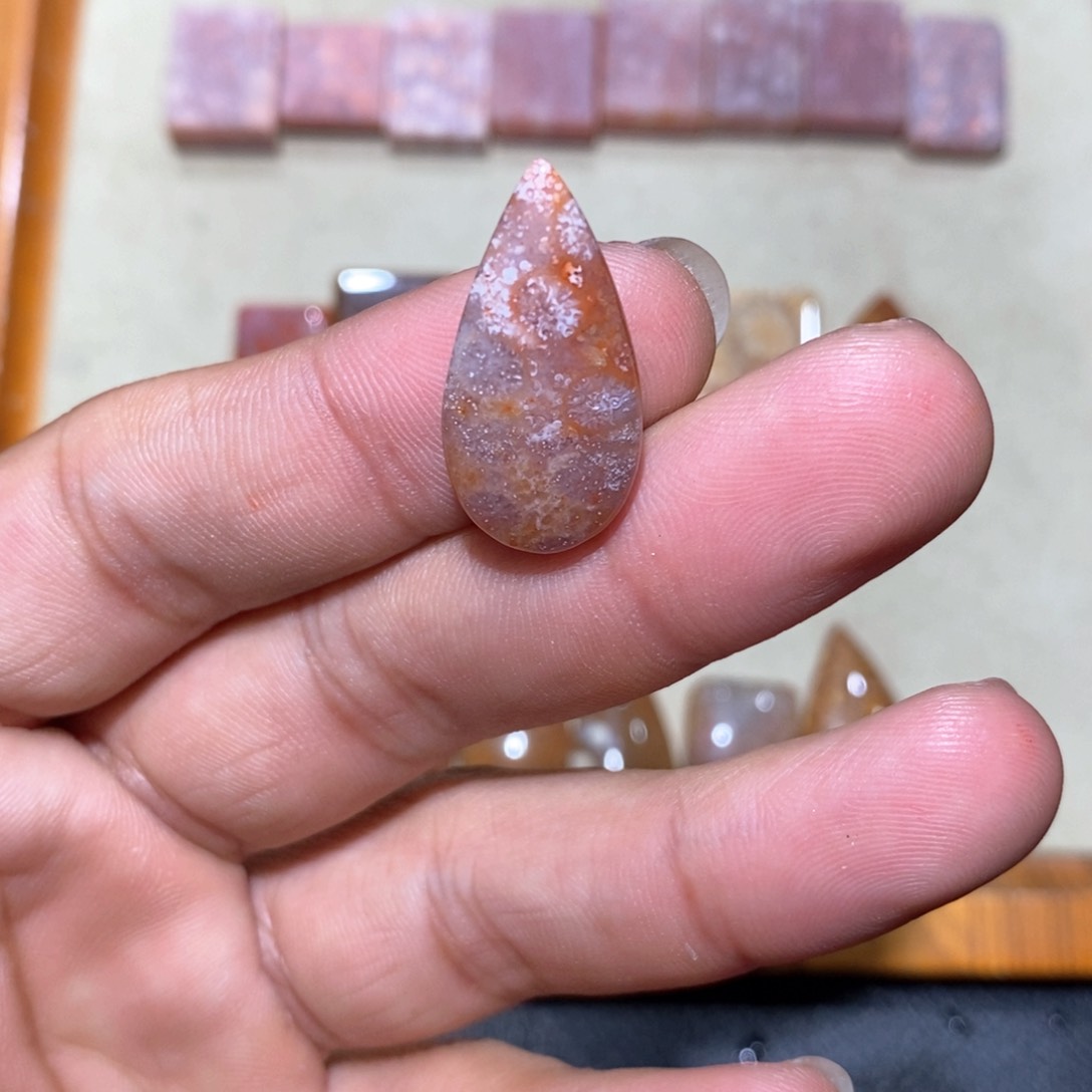【闪购商品】硅化玉颈饰未镶嵌