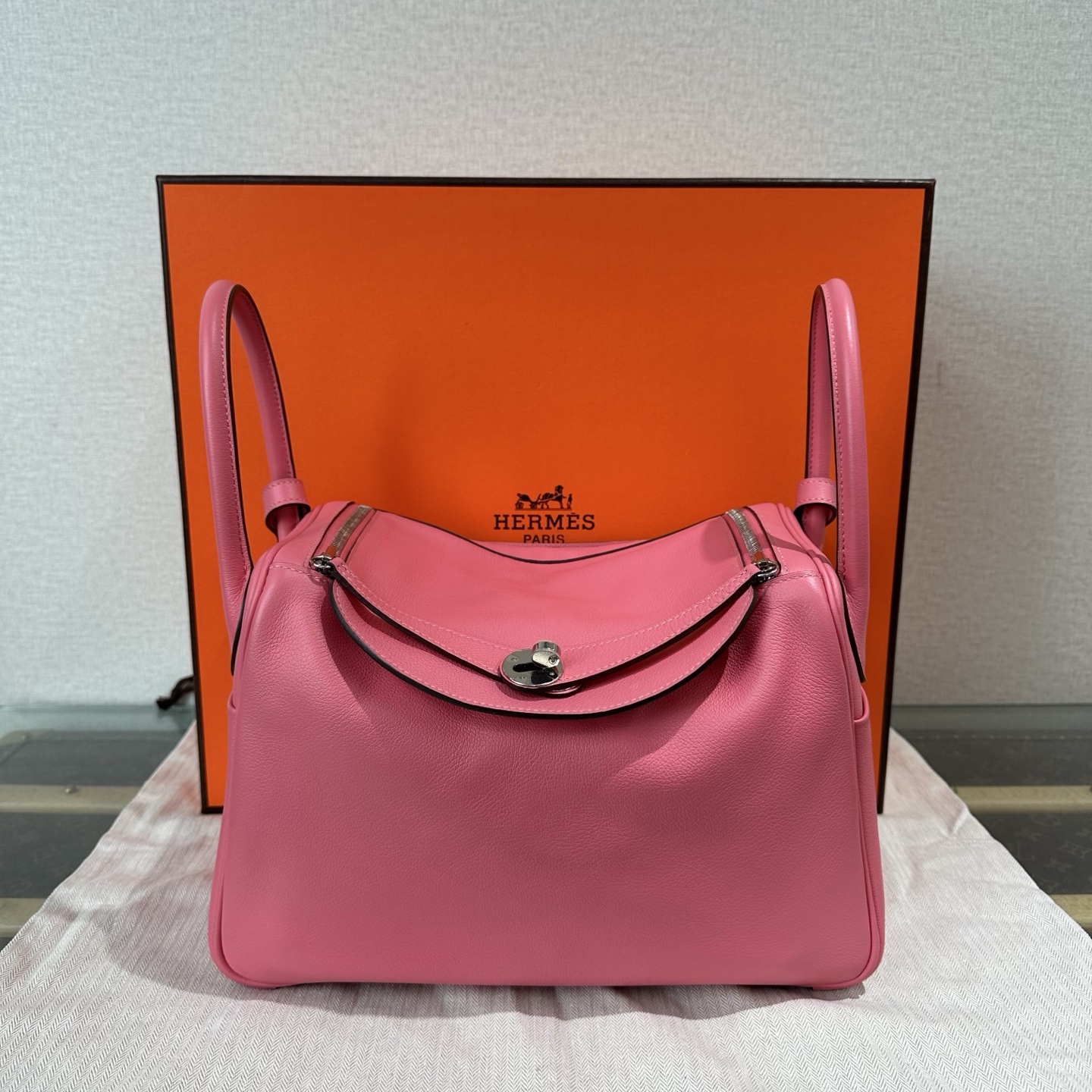 99新 Hermes/爱马仕 唇膏粉银扣Lindy30手提单肩包 12126