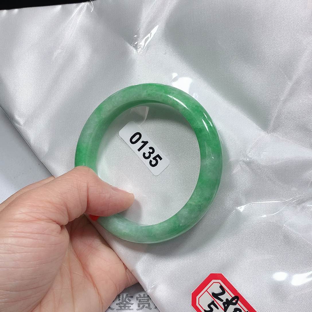 翡翠手镯未镶嵌天然缅甸A货翡翠手镯