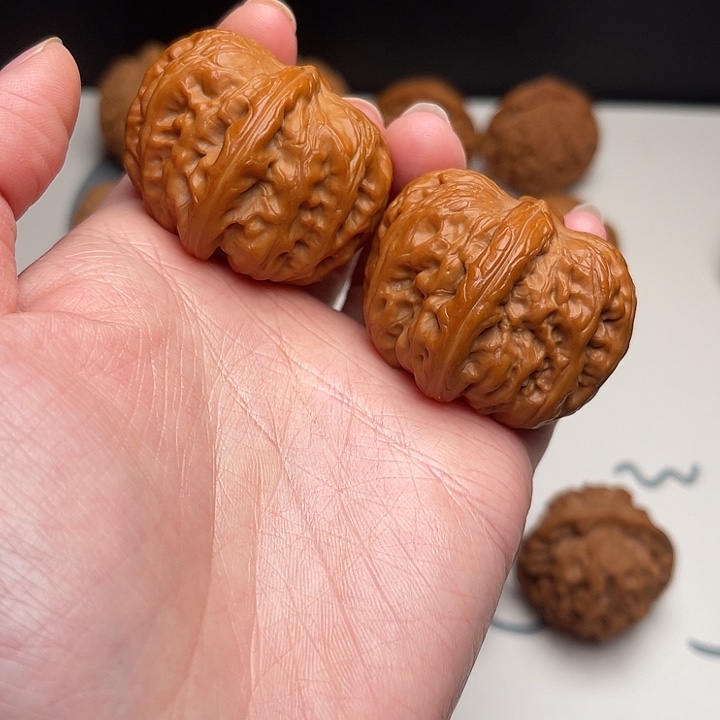 文玩核桃把件42元宝