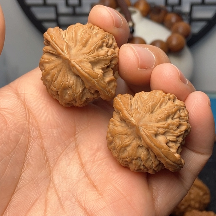 文玩核桃把件核王