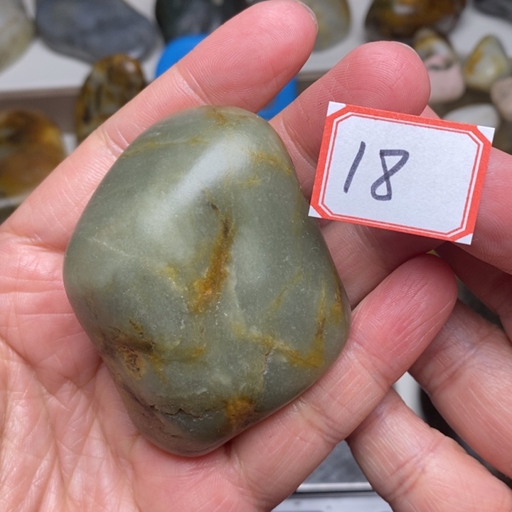 未镶嵌和田玉把件18