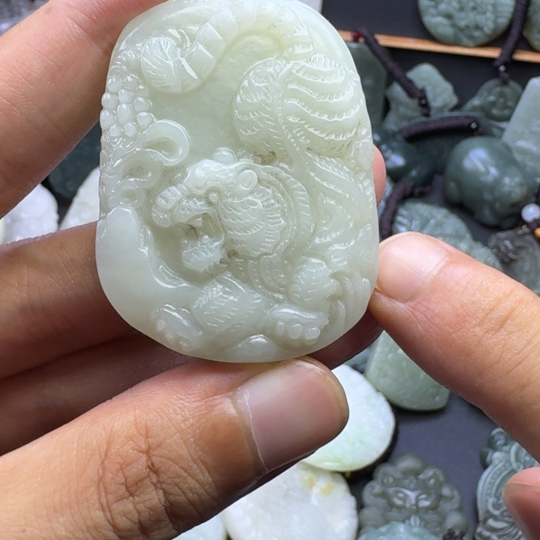 颈饰未镶嵌和田玉