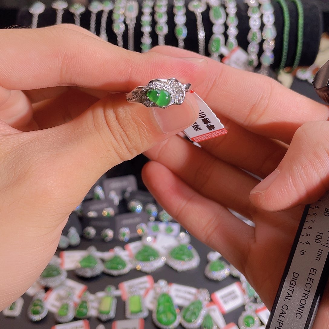 未镶嵌戒指翡翠n