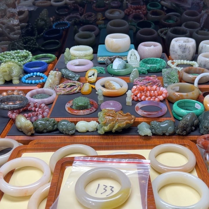 未镶嵌手镯石英岩玉焕****学133