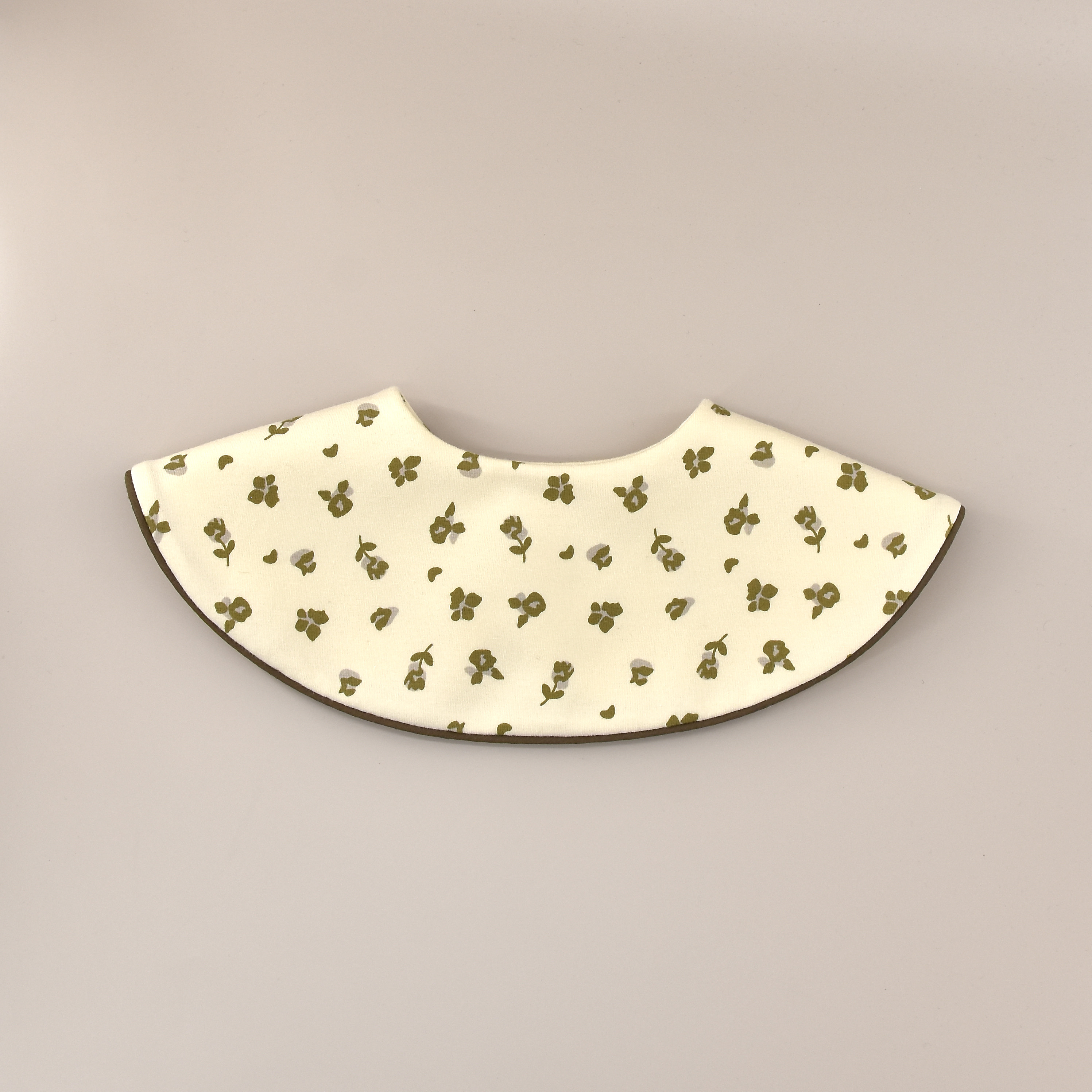 [y354]米黄色碎花滚边口水巾围兜新生儿防吐奶柔软透气可爱ins风