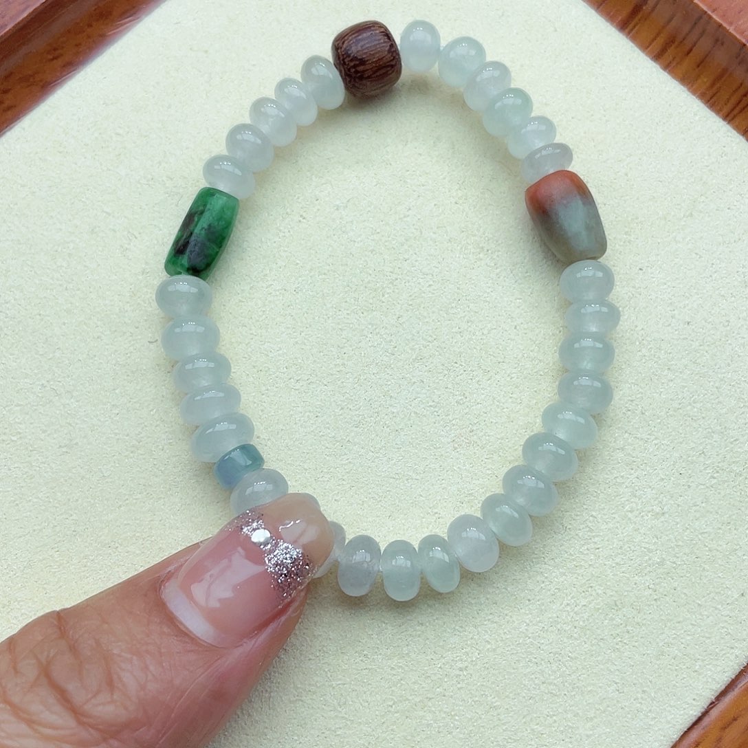 翡翠手链未镶嵌翡翠