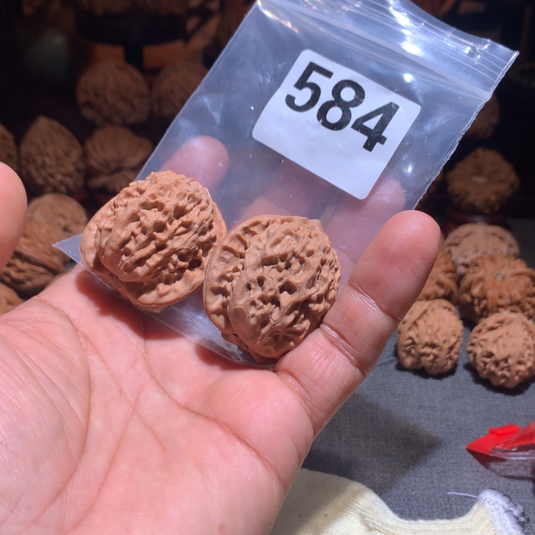 美***居把件桃核金牛584号