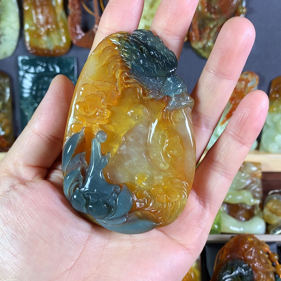 岫玉未镶嵌吊坠(赠链)鱼*