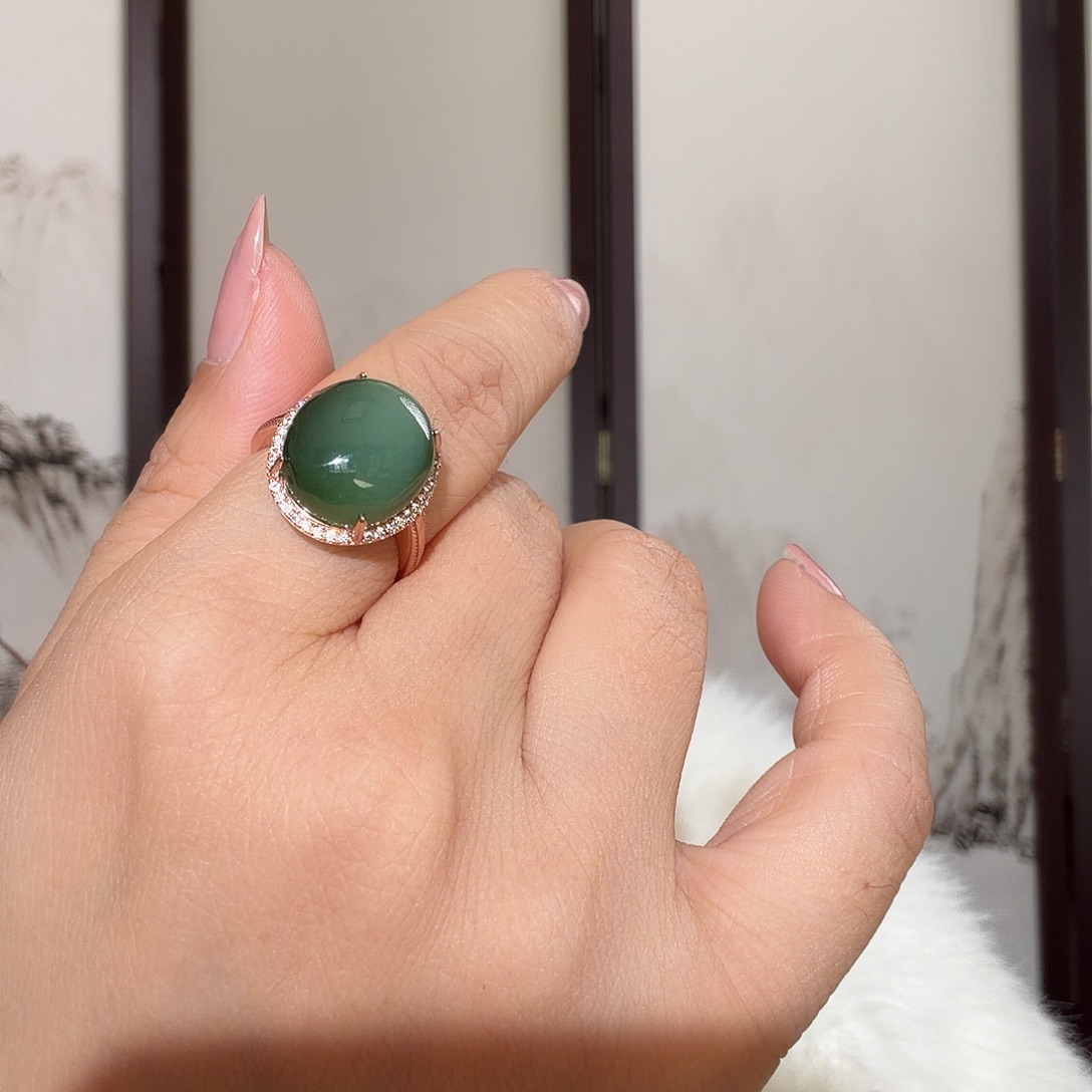 Z***E和田玉（碧玉）银S925镀金镶嵌戒指