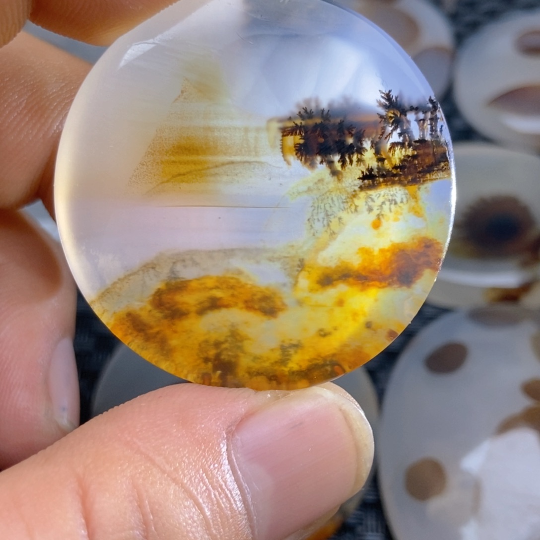 【闪购商品】未镶嵌颈饰玛瑙/玉髓鹿****鸣