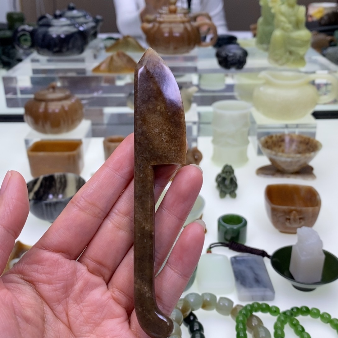 和田玉茶刀足铂镶嵌