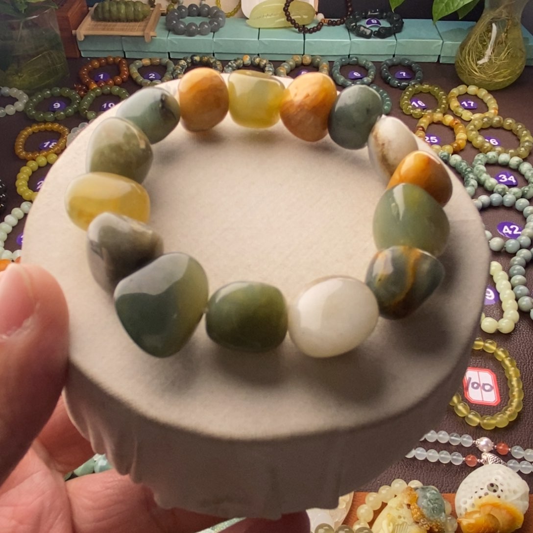 蛇纹石玉手串未镶嵌