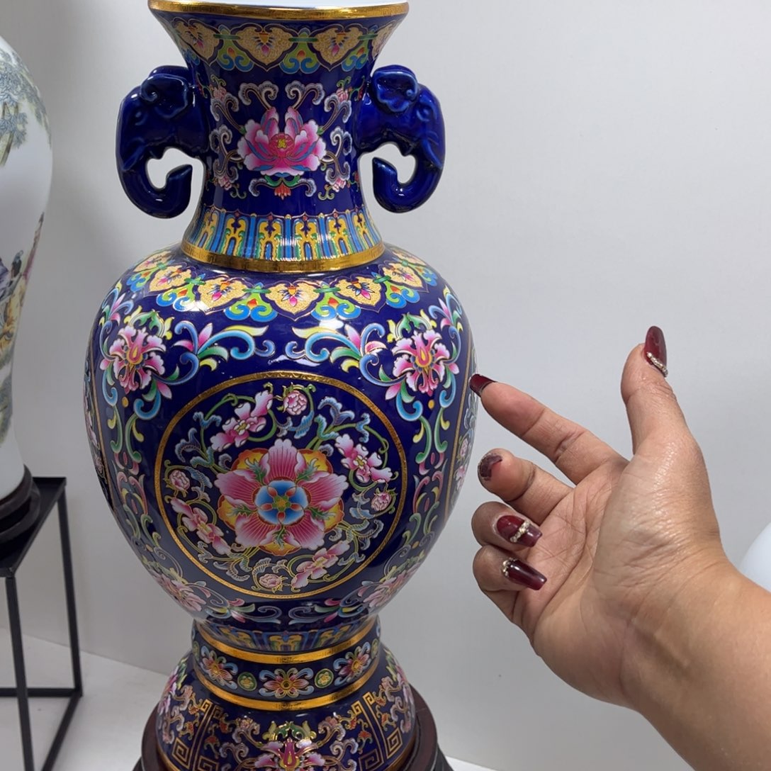 景德镇陶瓷滑坡摆件