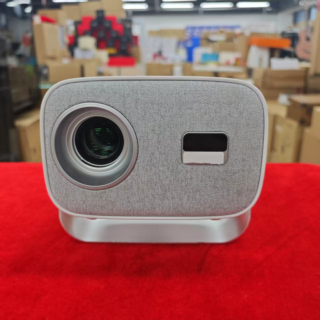 超高清投影仪可连手机投屏适合使用