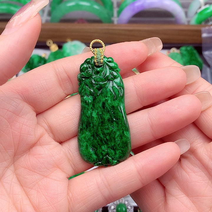 翡翠颈饰银S925镶嵌翡翠