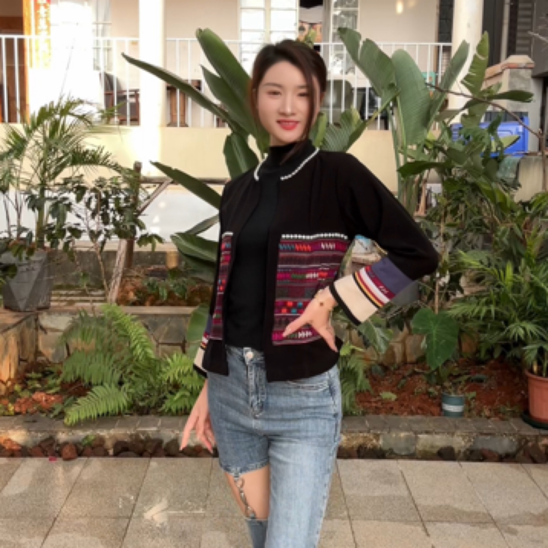 哈尼手工刺绣小香风外套