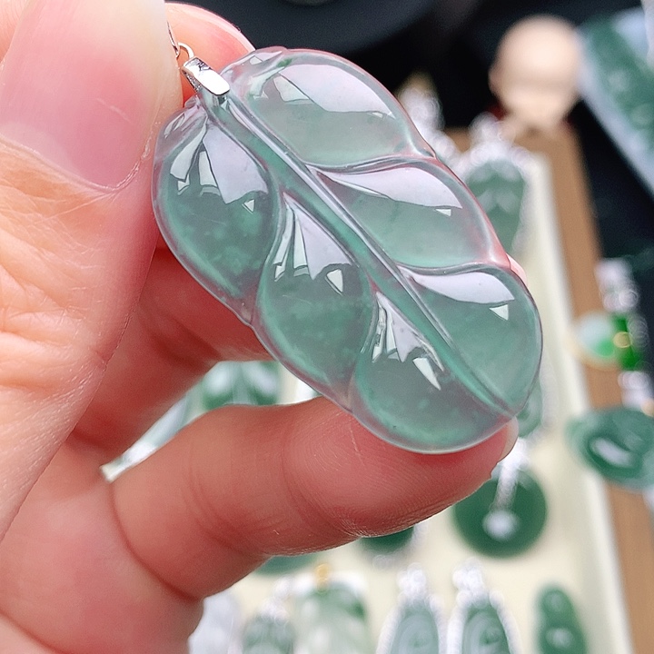 颈饰银S925镶嵌翡翠吊坠