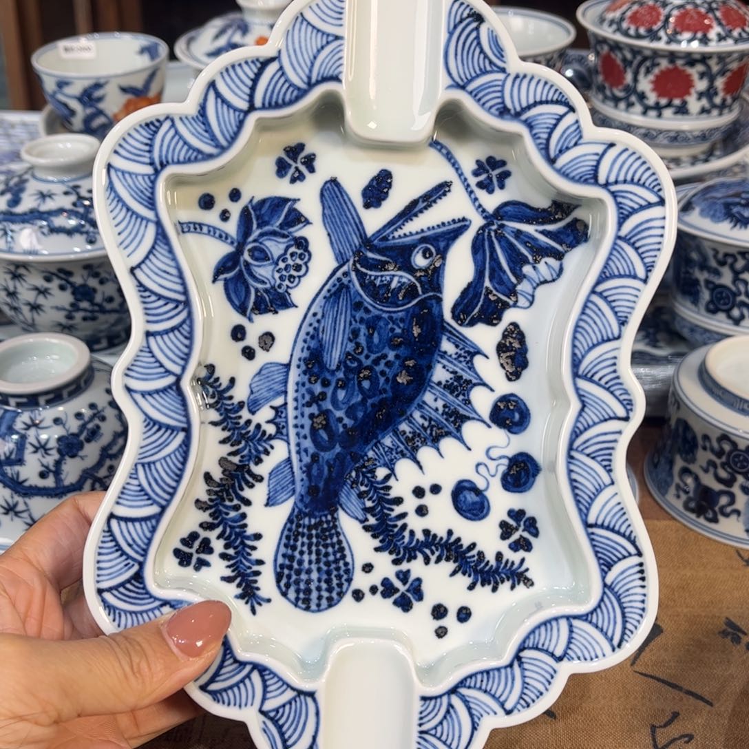 烟灰缸…………………………………………