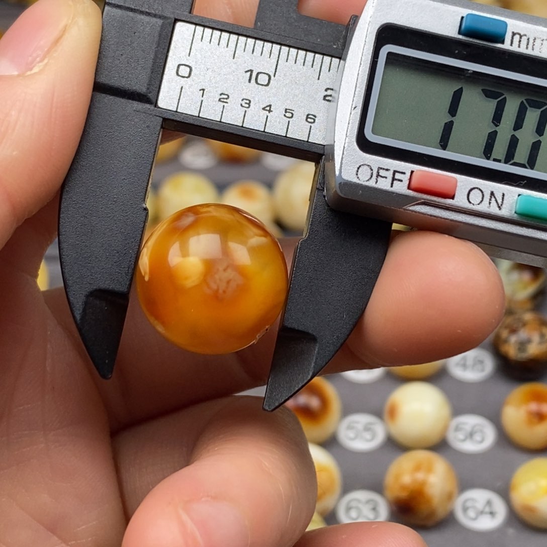 蜜蜡珠宝奇石未镶嵌