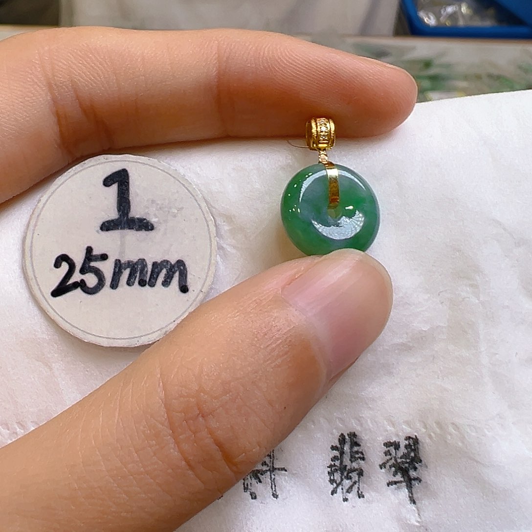 翡翠吊坠(不含链)18K金镶嵌翡翠