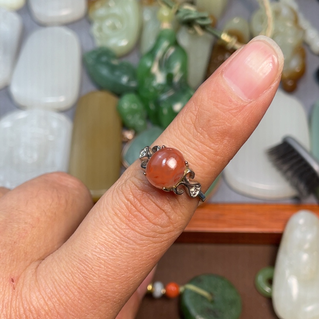 南红玛瑙颈饰未镶嵌