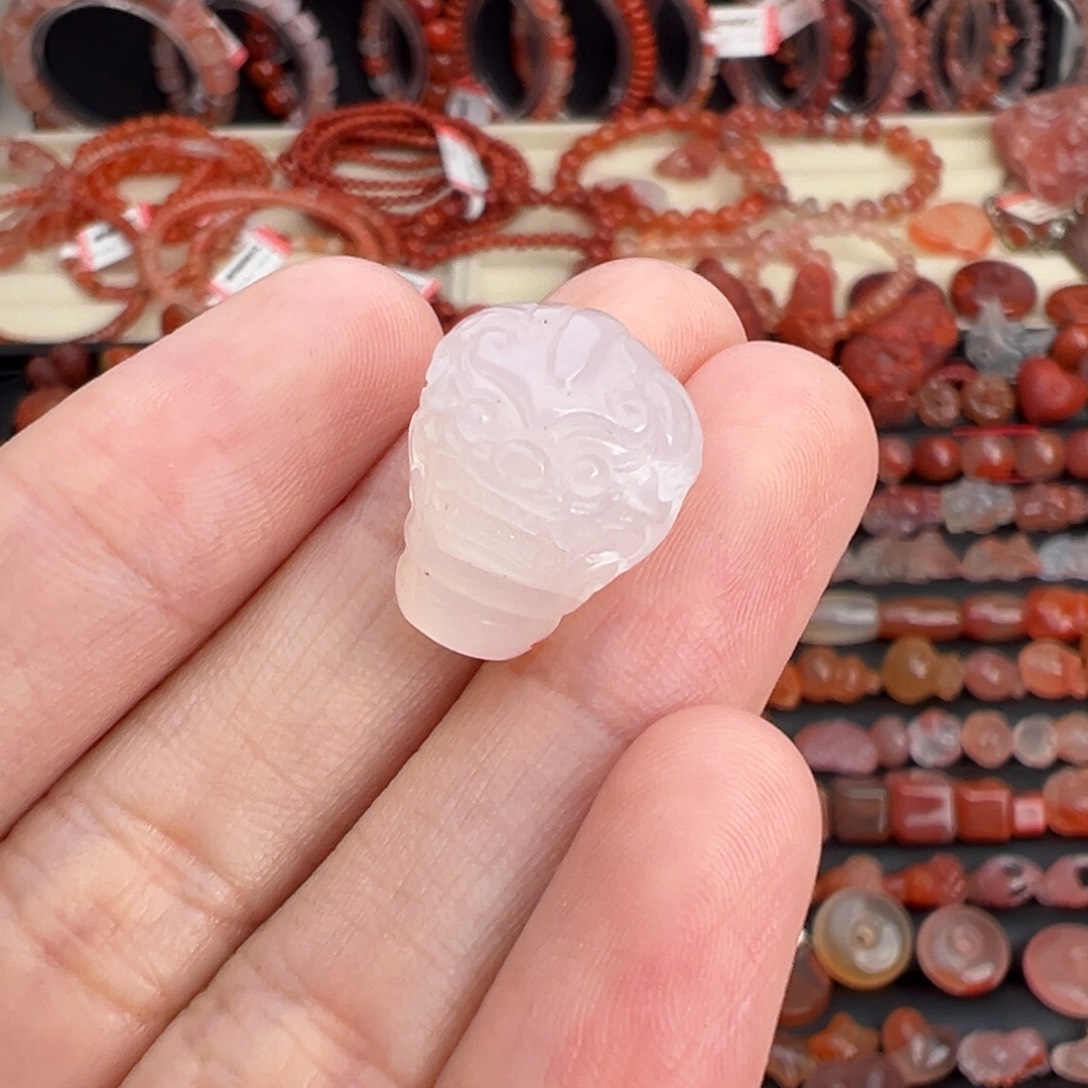 南红玛瑙未镶嵌颈饰雕刻三通