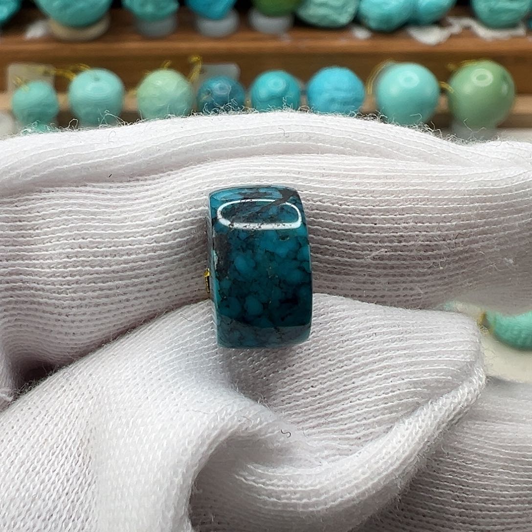 绿松石配饰未镶嵌