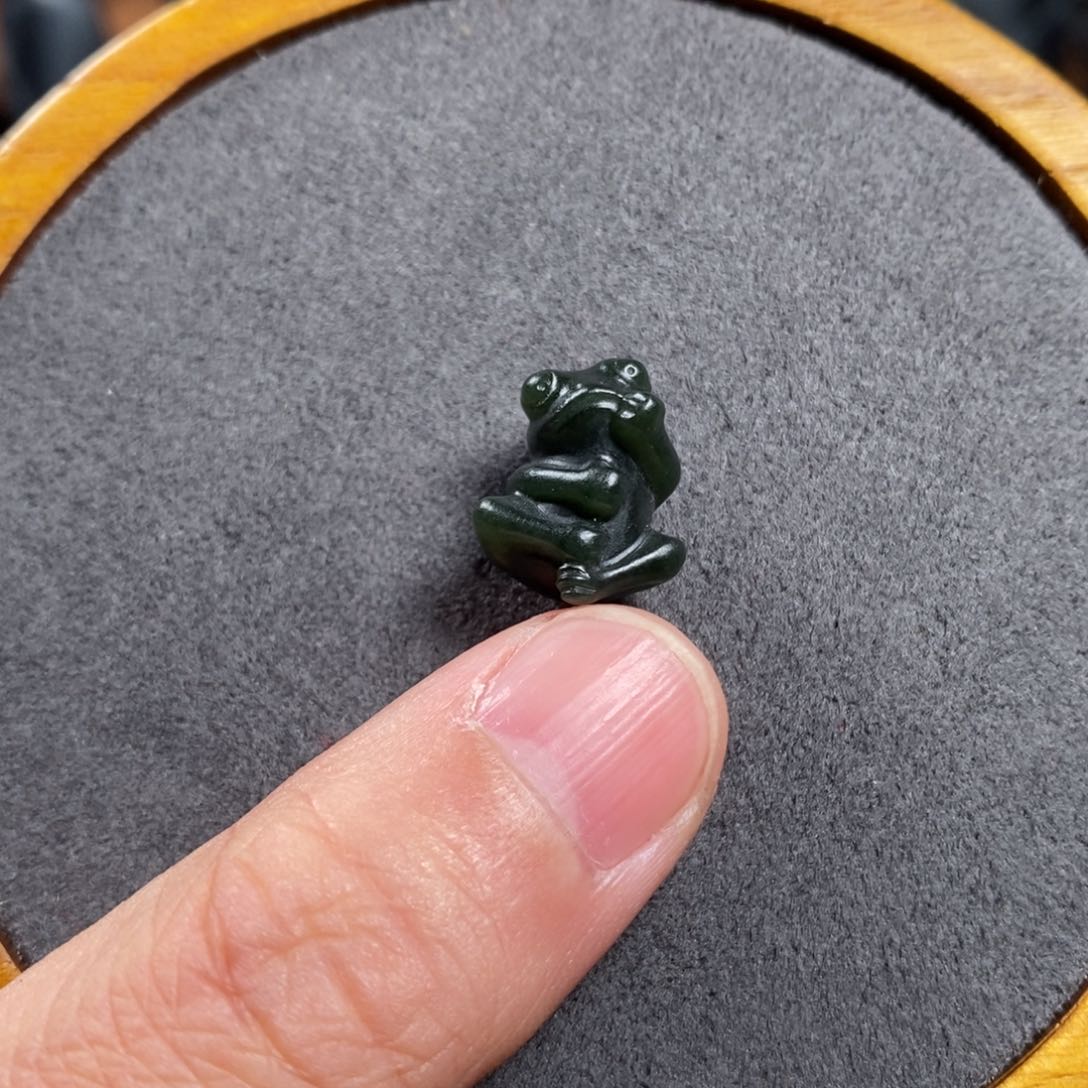 和田玉小青蛙未镶嵌