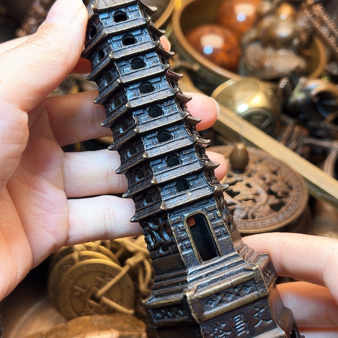 精美铜器工艺品等