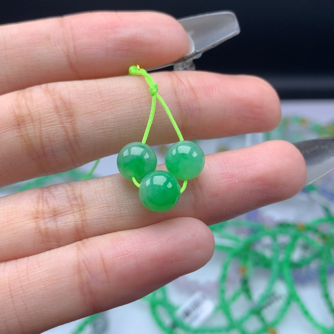 翡翠手链未镶嵌卡