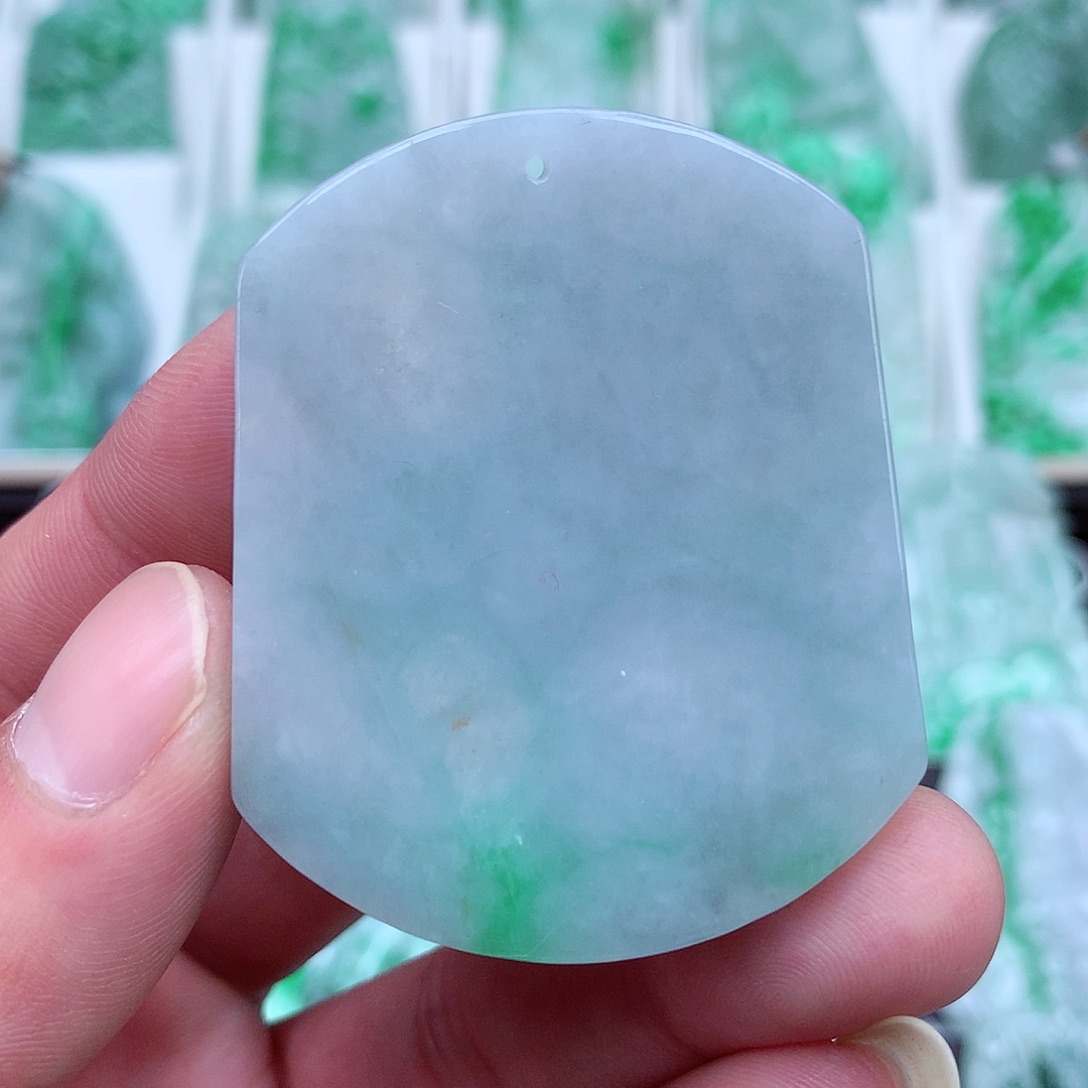 翡翠颈饰未镶嵌翡翠吊坠